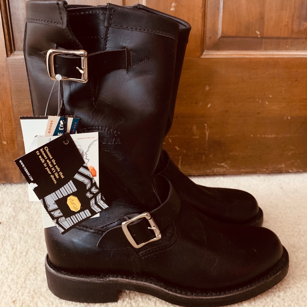 NWT Women’s Chippewa Raynard 11” Pull-On Boot